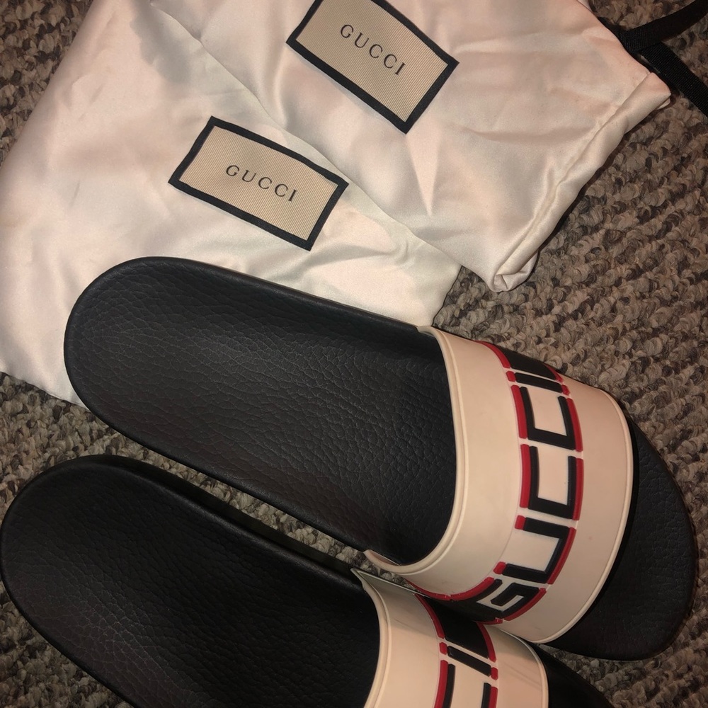 Men’s Gucci slides 11(US) 10(UK)! With shoe bags!